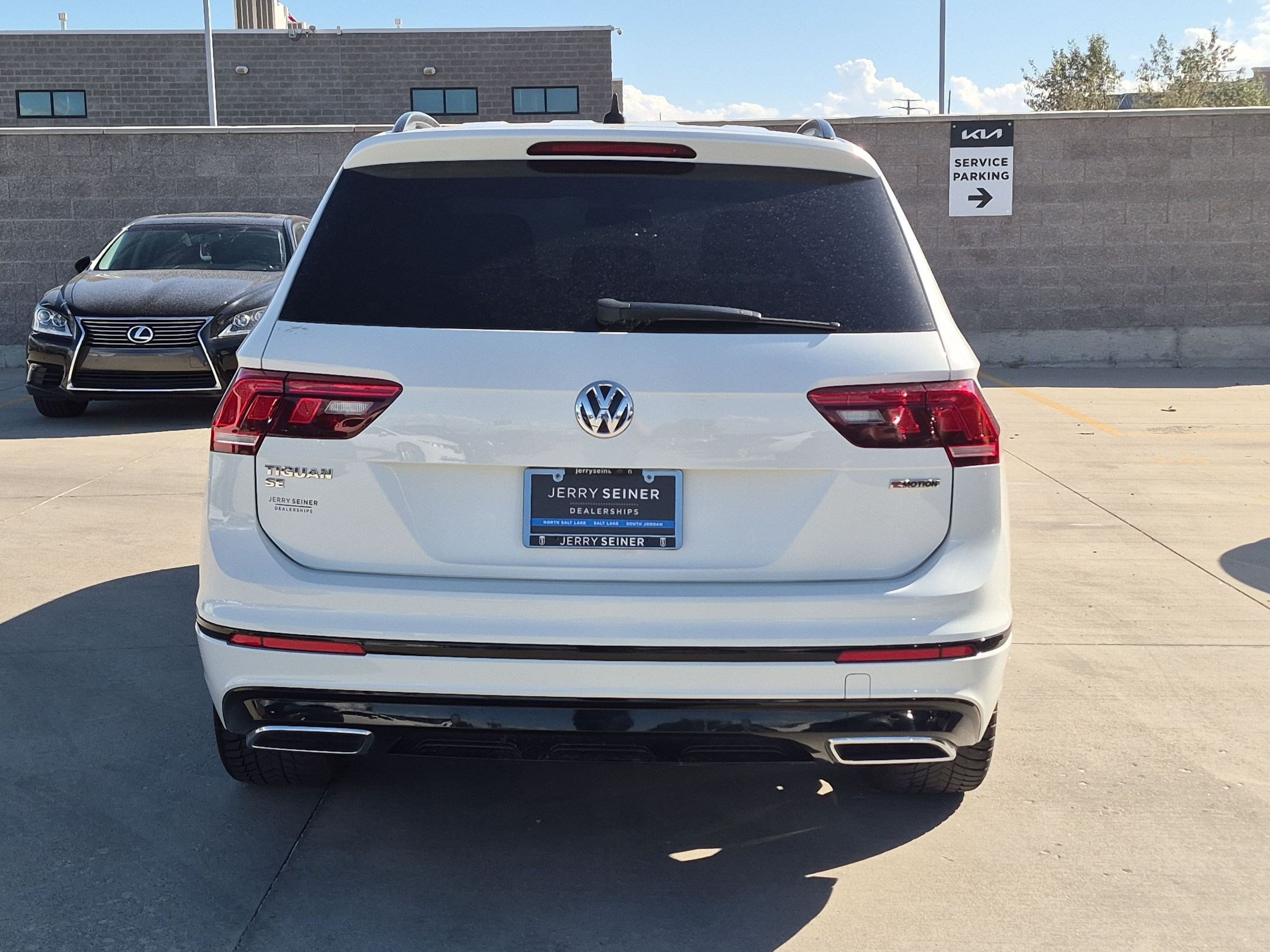 Used 2021 Volkswagen Tiguan SE R-Line AWD/4WD image 5