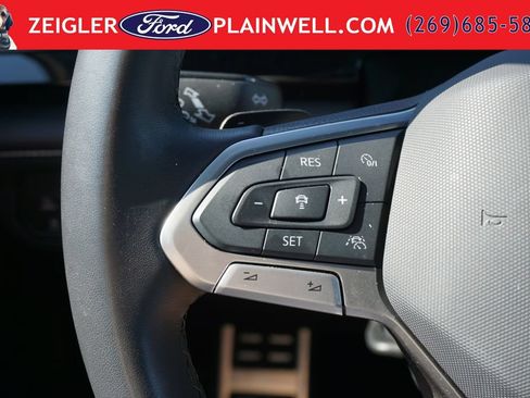 Used 2025 Volkswagen Atlas Cross Sport SEL Premium R-Line AWD/4WD image 28
