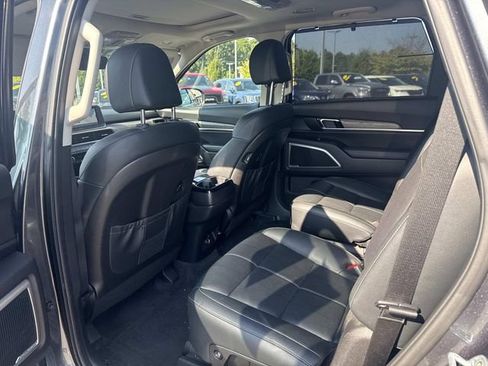 Certified 2022 Kia Telluride EX w/ EX Premium Package FWD image 6