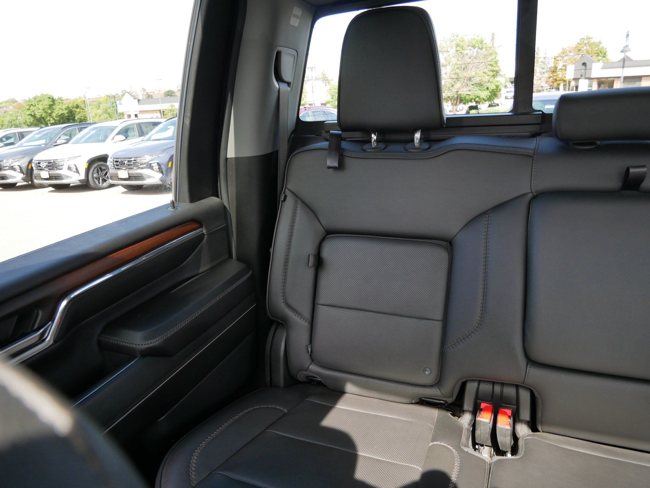 Used 2024 GMC Sierra 2500 Denali w/ Denali Reserve Package AWD/4WD image 12