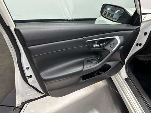 Used 2018 Nissan Altima 2.5 SR w/ SR Special Edition FWD image 9