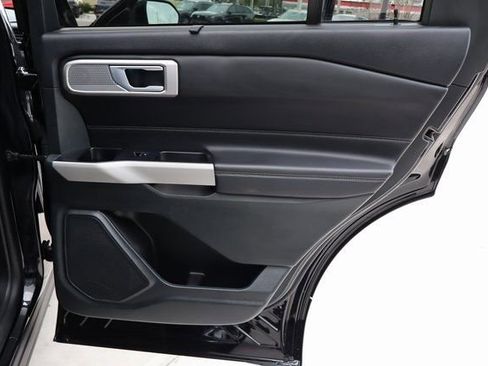 Used 2024 Ford Explorer Limited image 31