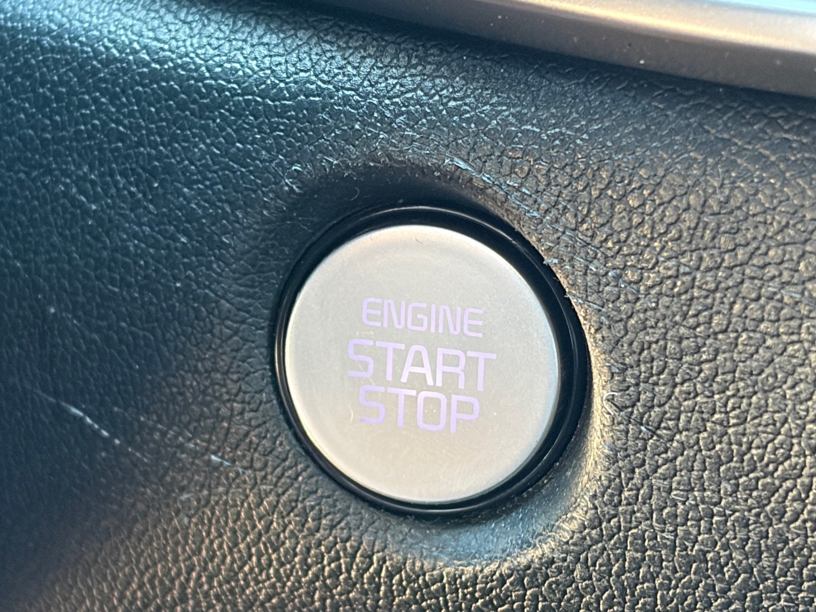 Certified 2025 Kia Sorento LX FWD image 33