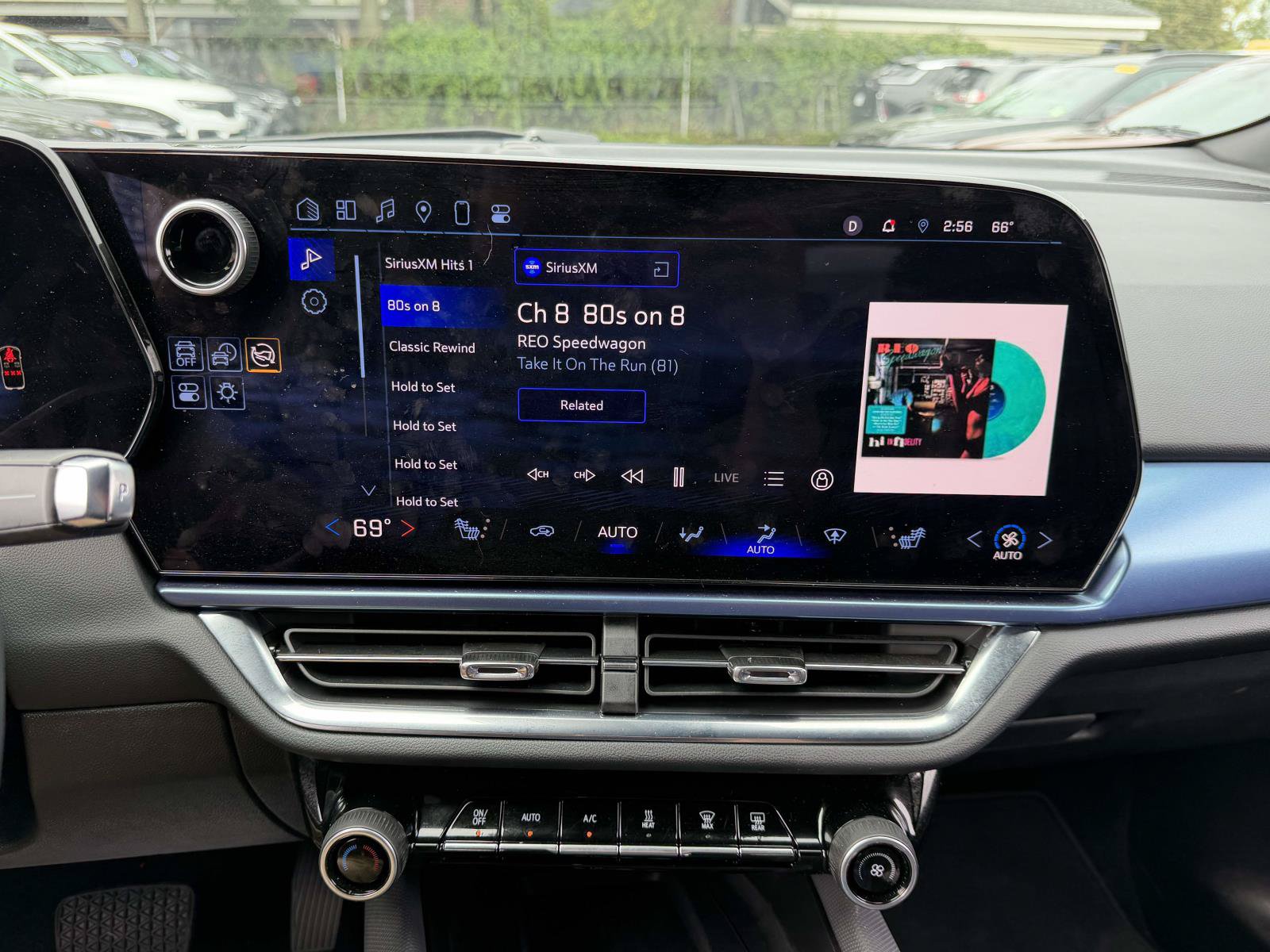 Used 2025 Chevrolet Equinox EV LT w/ Convenience Package FWD image 21
