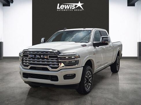 Used 2025 RAM 2500 Limited AWD/4WD image 2