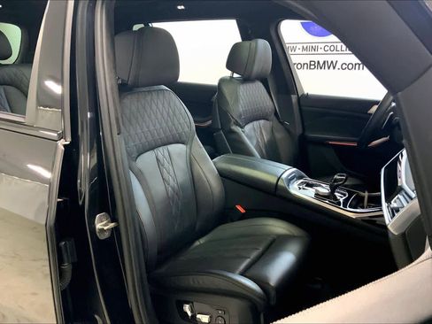 Used 2022 BMW X7 xDrive40i w/ M Sport Package image 9