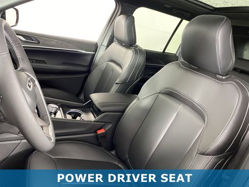 New 2025 Jeep Grand Cherokee Limited image 15