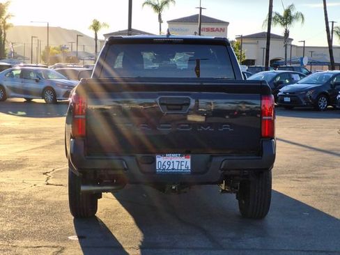 Used 2025 Toyota Tacoma SR image 7