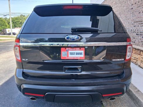 Used 2014 Ford Explorer XLT w/ Equipment Group 202A FWD image 4