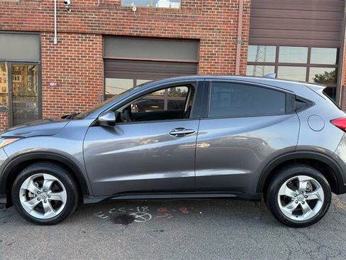 Used 2021 Honda HR-V LX image 5