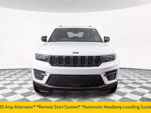 New 2025 Jeep Grand Cherokee Laredo image 6