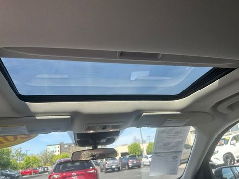 Used 2025 Ford Maverick Lariat w/ 4K Tow Package image 23