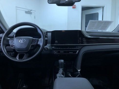 Used 2025 Toyota Camry LE image 18