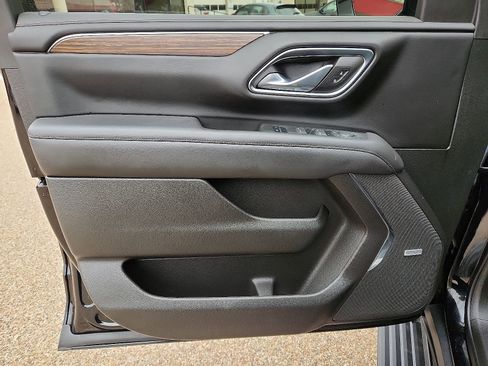 Used 2023 Chevrolet Tahoe High Country image 12