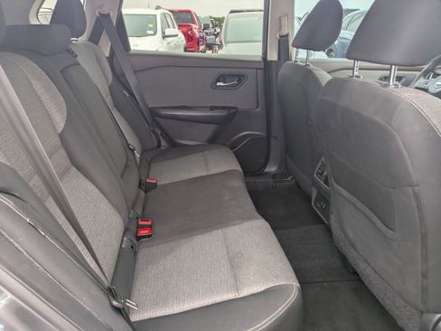 Used 2023 Nissan Rogue SV image 24