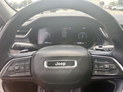 Used 2022 Jeep Grand Cherokee L Limited w/ Black Appearance Package RWD image 15