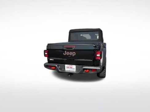 Used 2024 Jeep Gladiator Mojave w/ Technology Group AWD/4WD image 37