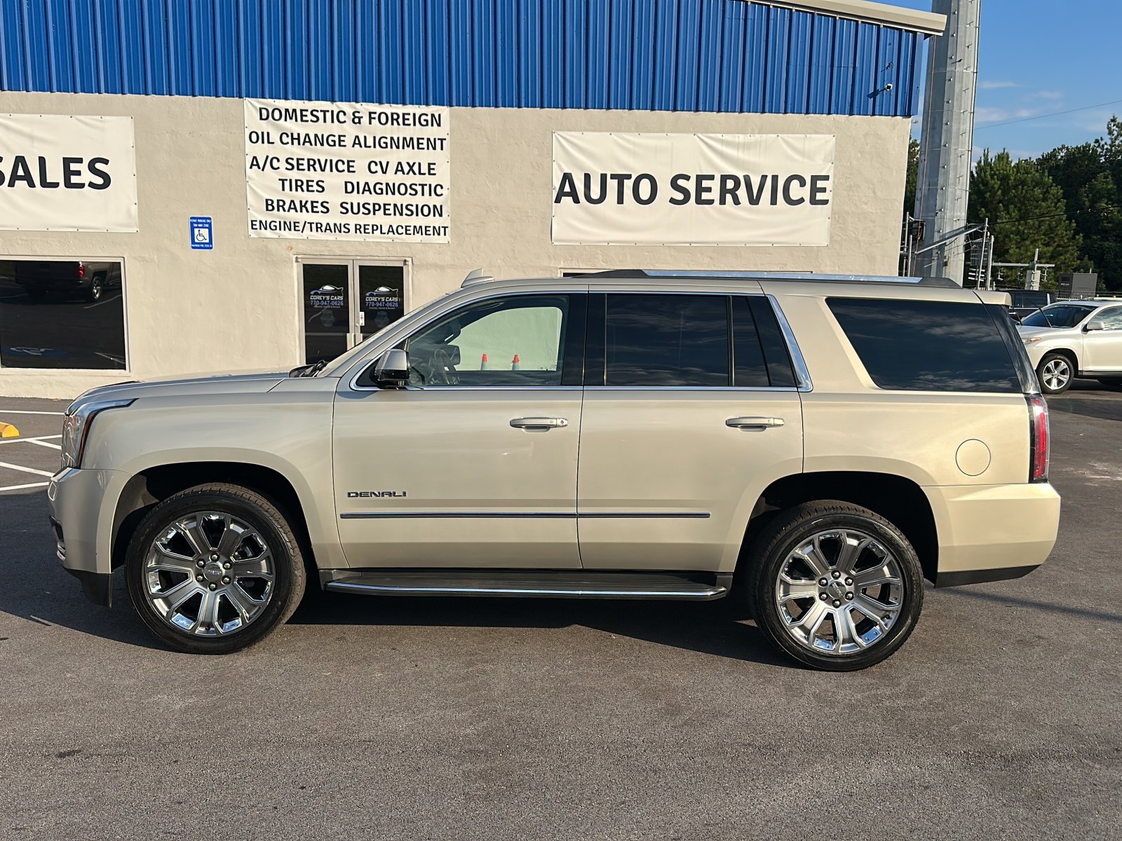 Used 2016 GMC Yukon Denali w/ Open Road Package AWD/4WD image 2
