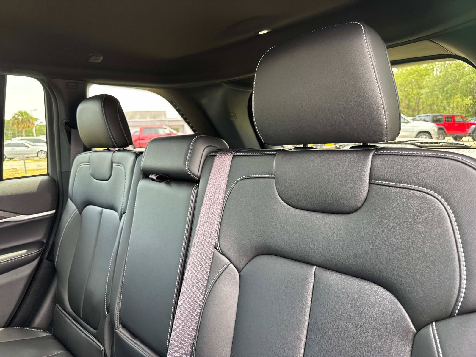 New 2025 Jeep Grand Cherokee Limited w/ Black Appearance Package RWD image 13