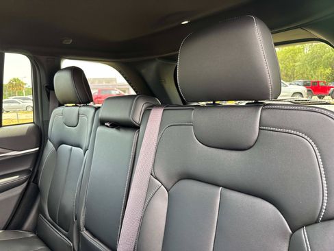 New 2025 Jeep Grand Cherokee Limited w/ Black Appearance Package RWD image 13