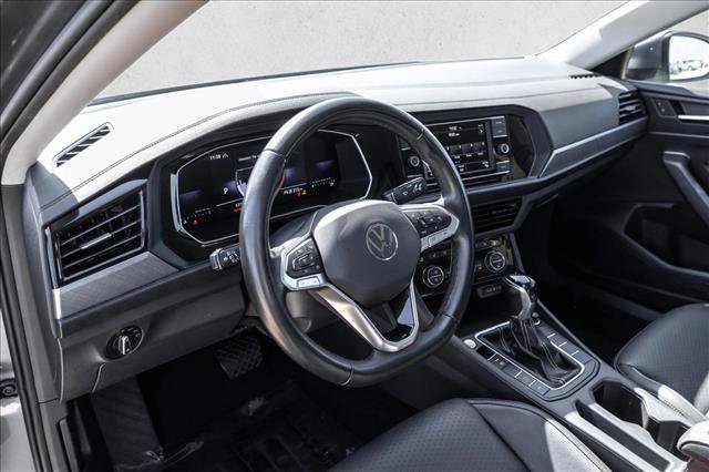 Used 2024 Volkswagen Jetta SE FWD image 10