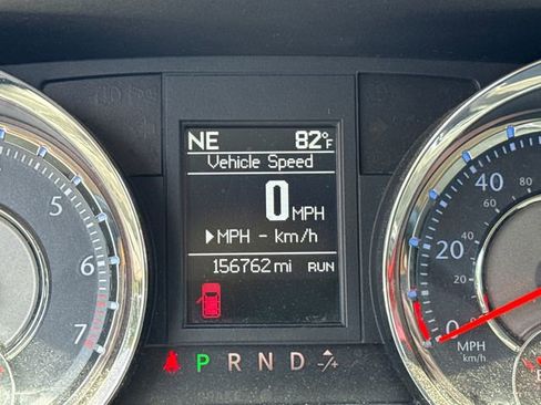 Used 2013 Chrysler Town & Country Touring FWD image 18