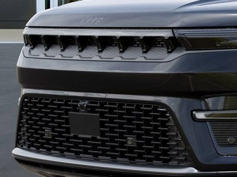 New 2026 Jeep Grand Wagoneer L Limited AWD/4WD image 11