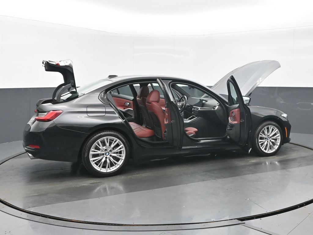 Used 2023 BMW 330i xDrive Sedan w/ Premium Package AWD/4WD image 39