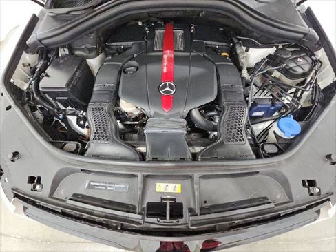 Used 2018 Mercedes-Benz GLE 43 AMG 4MATIC w/ Night Package image 19