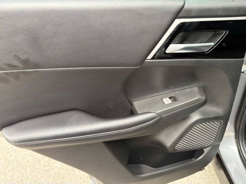 Used 2022 Mitsubishi Outlander SE AWD/4WD image 9