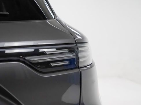 Certified 2023 Porsche Cayenne image 12