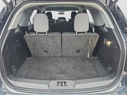 Used 2022 Ford Explorer XLT w/ Equipment Group 202A image 13