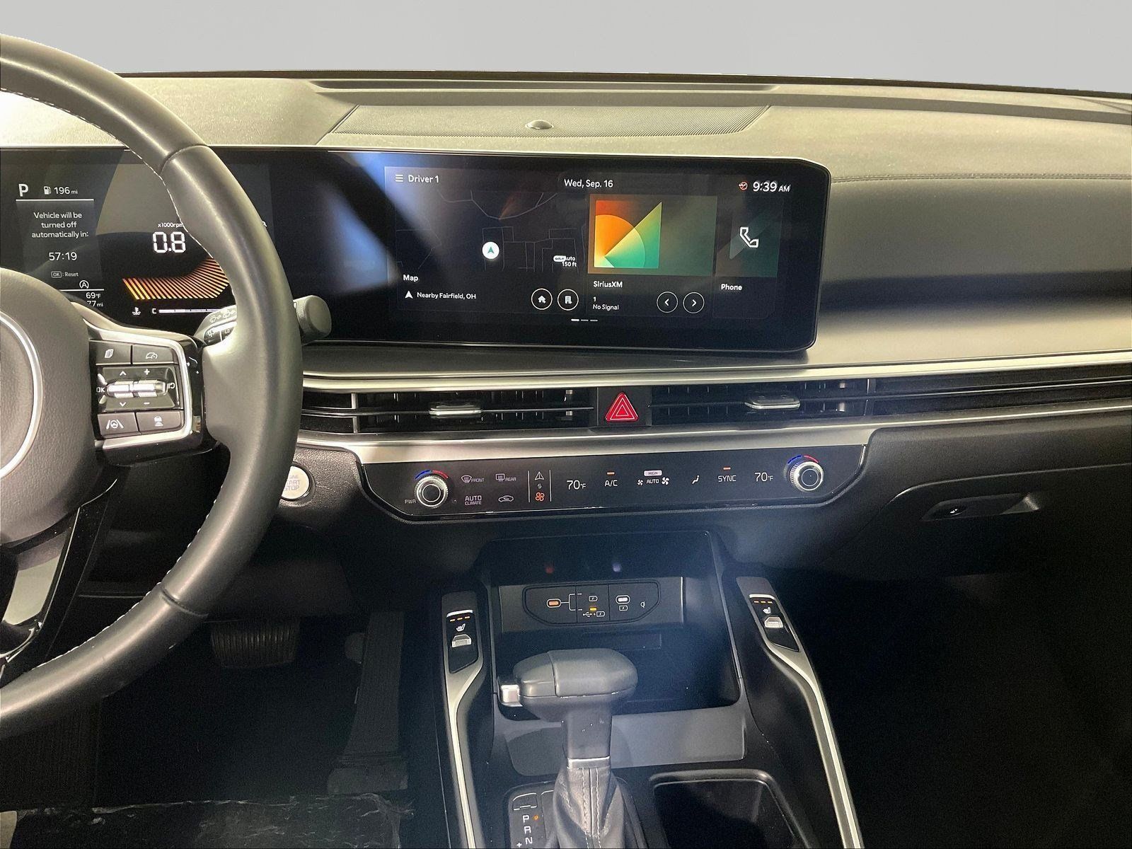 Certified 2025 Kia Sorento EX w/ Panoramic Sunroof Package FWD image 9