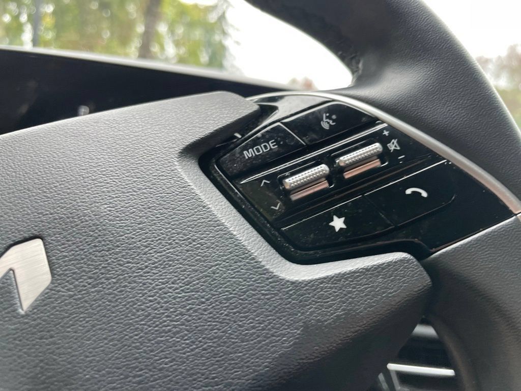 Used 2023 Kia Niro Wave w/ Wave Preserve Package FWD image 13