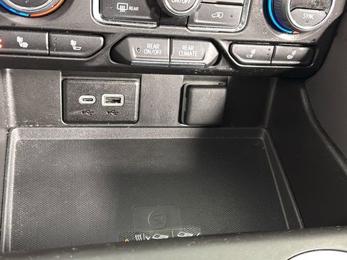 Used 2024 Chevrolet Tahoe LT image 30