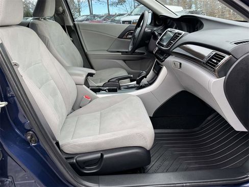 Used 2017 Honda Accord EX image 14