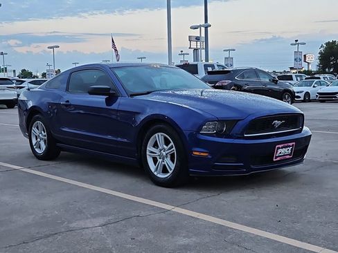 Used 2014 Ford Mustang Coupe RWD image 3