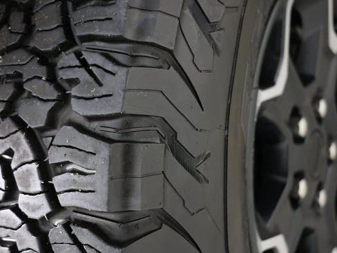 Used 2022 Jeep Wrangler Unlimited Rubicon 4xe w/ Safety Group image 13