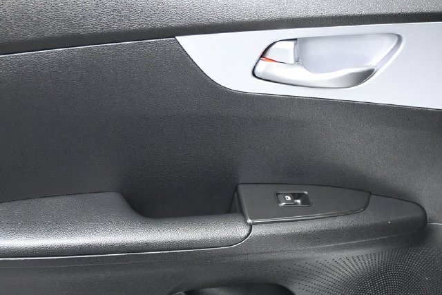 Used 2024 Kia Forte LXS w/ LXS Technology Package FWD image 11