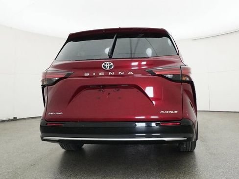 New 2026 Toyota Sienna Platinum image 23