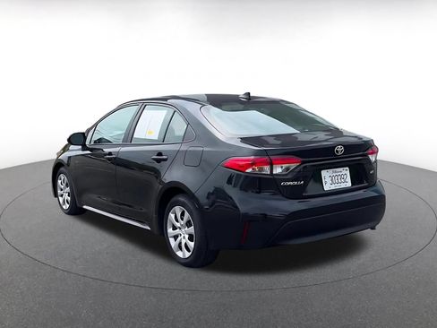 Used 2025 Toyota Corolla LE FWD image 11