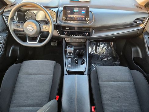 Used 2023 Nissan Rogue SV image 9