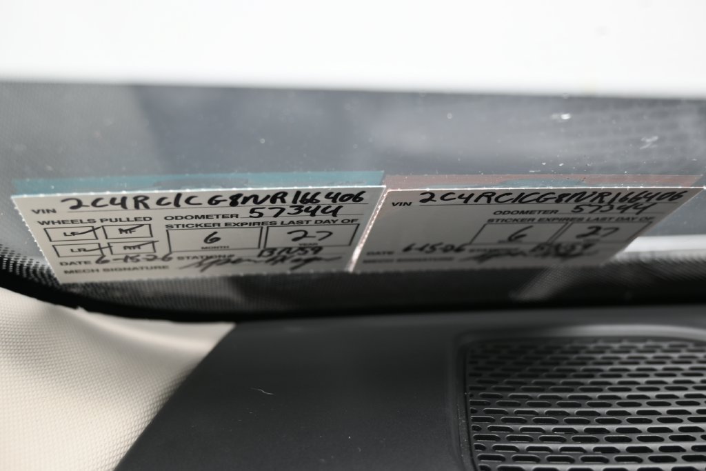 Used 2022 Chrysler Voyager LX FWD image 8