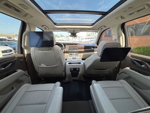 Used 2024 GMC Yukon Denali w/ Advanced Technology Package AWD/4WD image 25