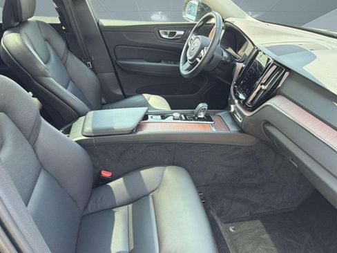 Certified 2023 Volvo XC60 B5 Plus AWD/4WD image 29
