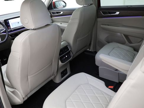 Used 2025 Volkswagen Atlas SEL Premium R-Line image 13