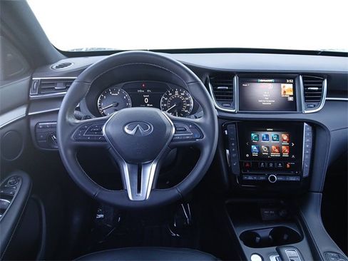 Used 2025 INFINITI QX55 Luxe w/ Cargo Package image 15