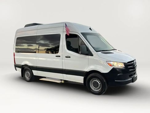 Used 2019 Mercedes-Benz Sprinter 2500 image 10