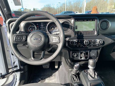 Used 2023 Jeep Wrangler Unlimited Sport image 20