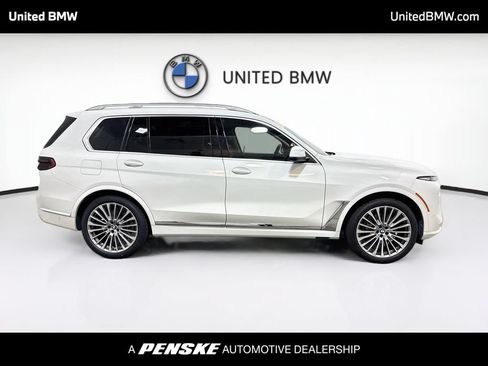 Used 2025 BMW X7 xDrive40i w/ Premium Package AWD/4WD image 4